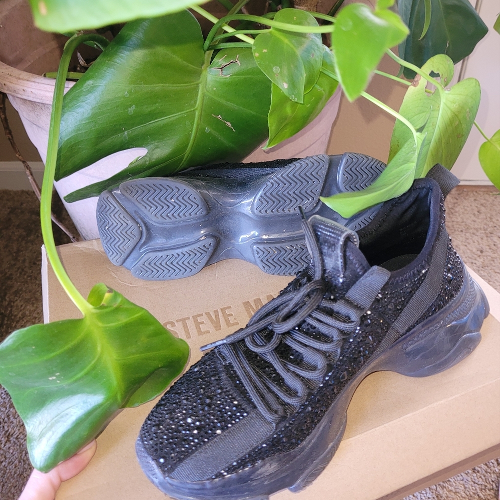 Woman's shoes